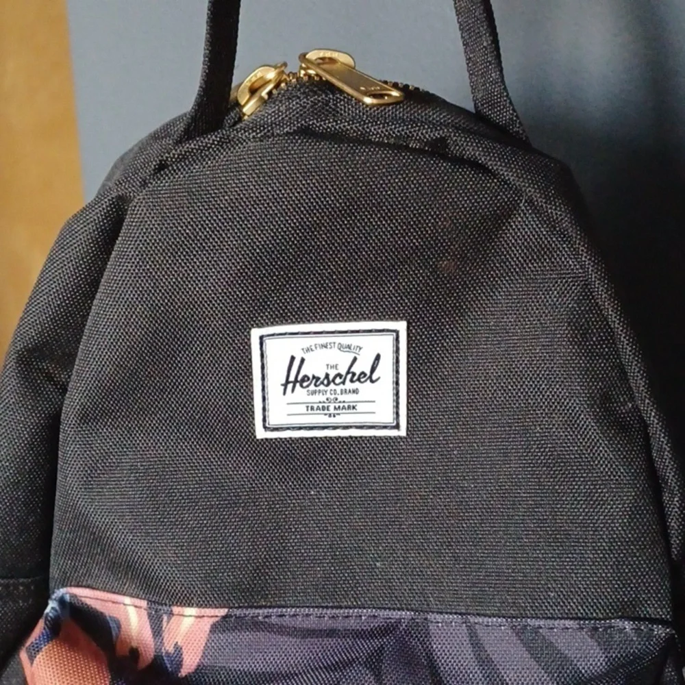 Herschel backpack - Picture 2 of 16